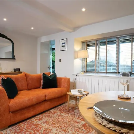 Willow Barn - Heaning - Brand New - Spacious - Rural Escape - Sleeps Four *