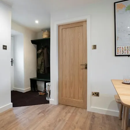 Willow Barn - Heaning - Brand New - Spacious - Rural Escape - Sleeps Four *